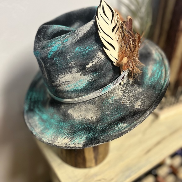 The Mystic Midnight hand painted hat by Rakeljay - Picture 4 of 6